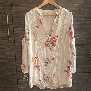 Women's White Floral V-Neck Tunic, M/L